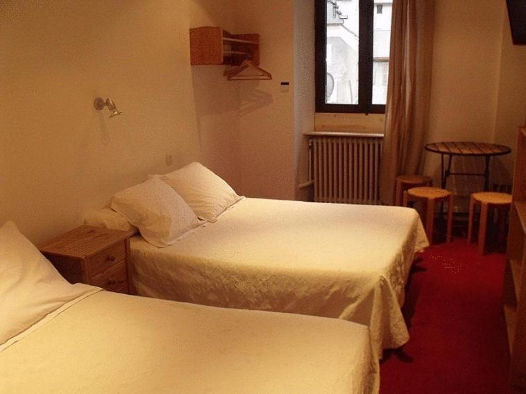 Hotel Du Faubourg Moutiers  Room photo